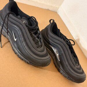 Black Nike Air Max Mens Shoes   Like new
